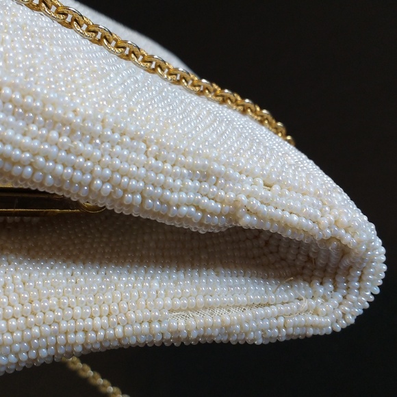 *Saks Fifth Avenue white beaded evening bag Belgium - Picture 4 of 7